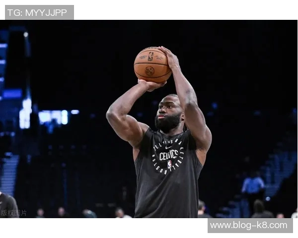 路威称赞杰伦布朗为12月最佳球员东部无人能敌的杰出表现引发关注